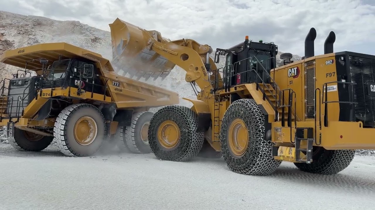 Amazing New Equipment Caterpillar 992 Wheel Loader & Cat 777 Dumpers In Action - Interkat SA 4K