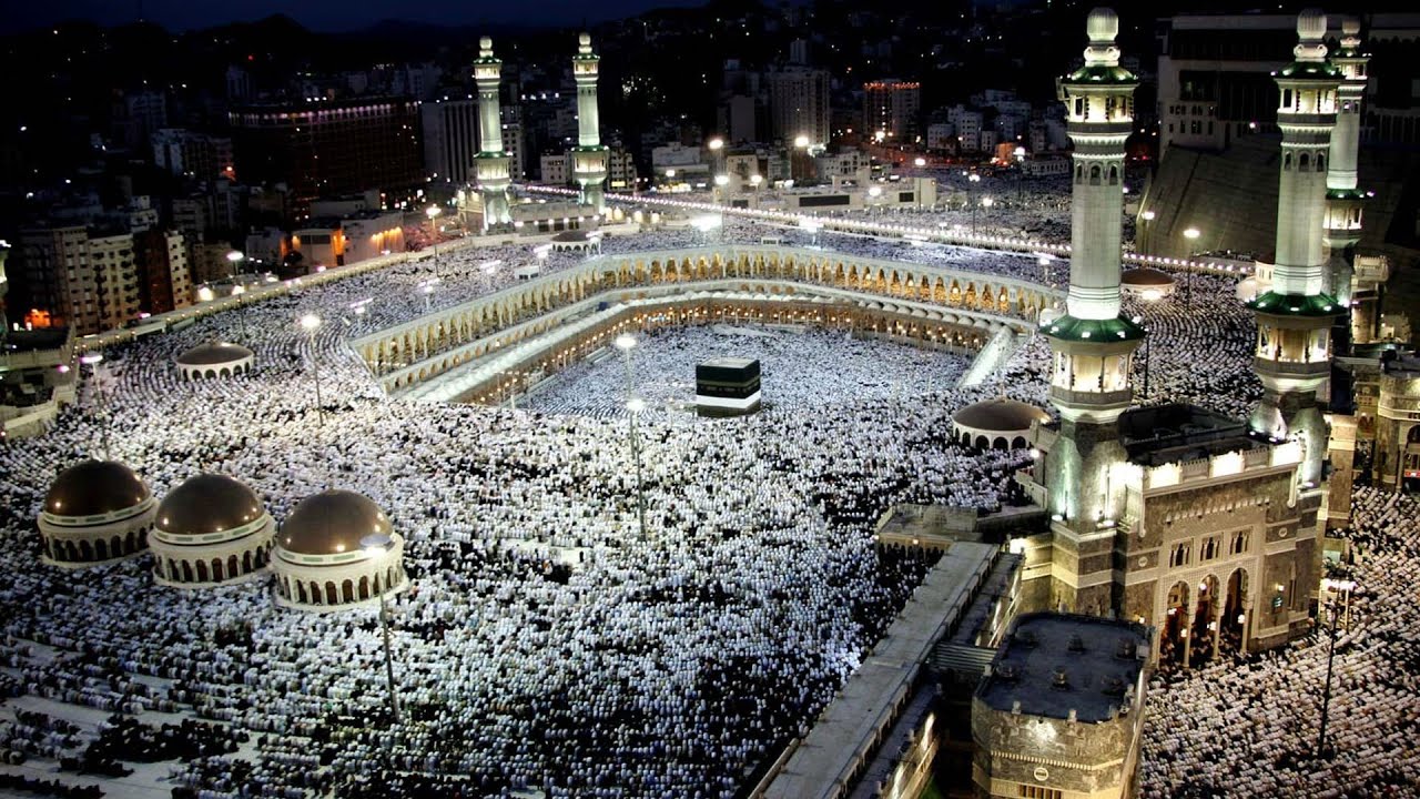 آذان يحاكي نبرة مؤذن الحرم المكي الراحل محمد رمل بصوت المؤذن محمد المدني