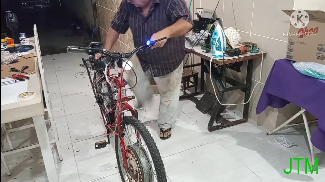 Bike caseira completa, carrega sua própria bateria. Veja na prática!