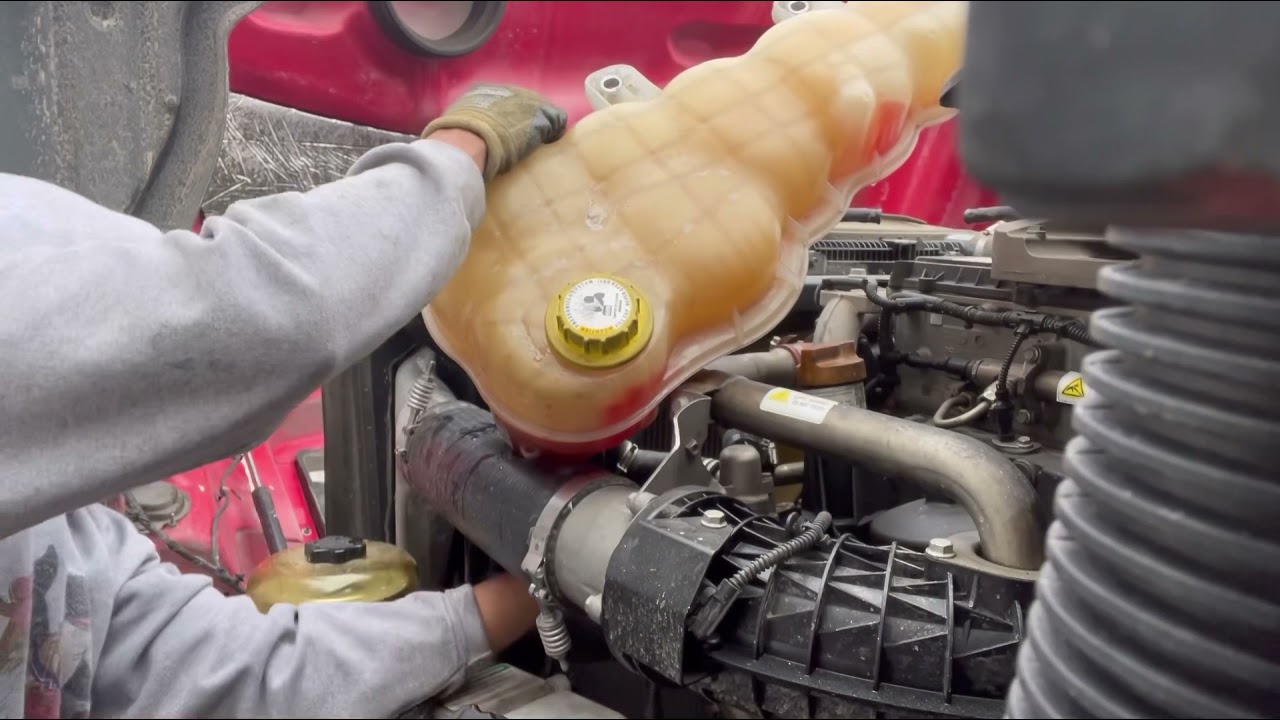 How To Change Coolant Reservoir for DD15 Cascadia Evolution