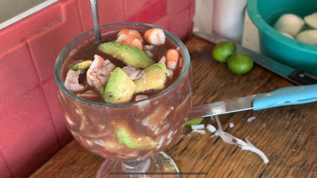 Campechana fría así se sirve en Guasave y en mariscos el Mariskero