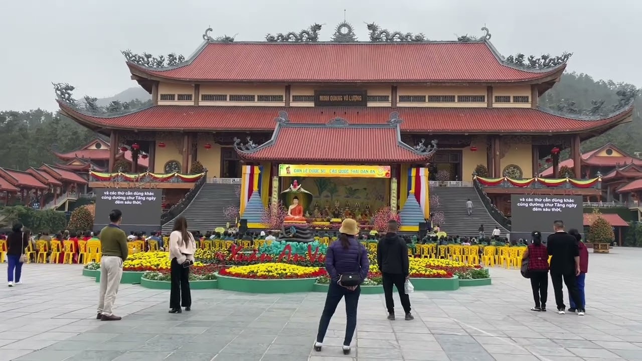 Thăm Quan Chùa Ba Vàng Toàn Cảnh từ trên Cao nhìn Xuống