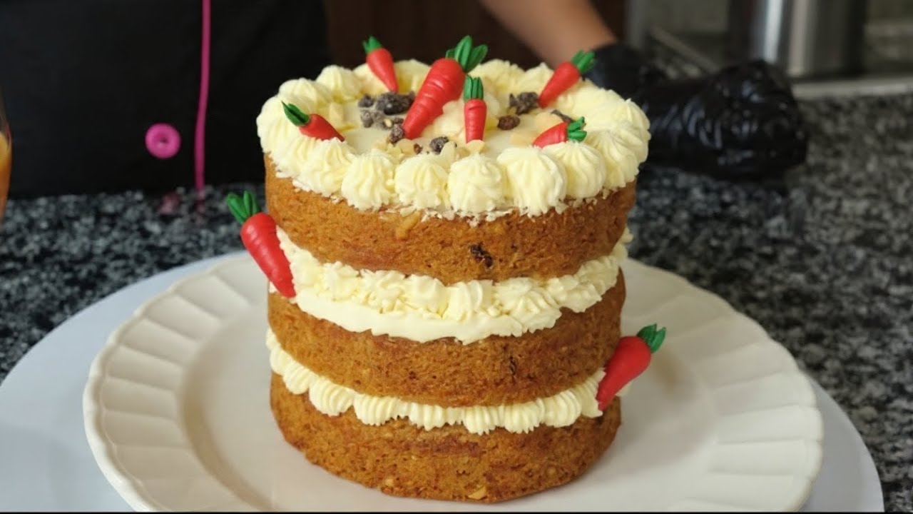 Carrot Cake/Torta de Zanahoria Súper Húmeda con Crema de Queso Irresistible.
