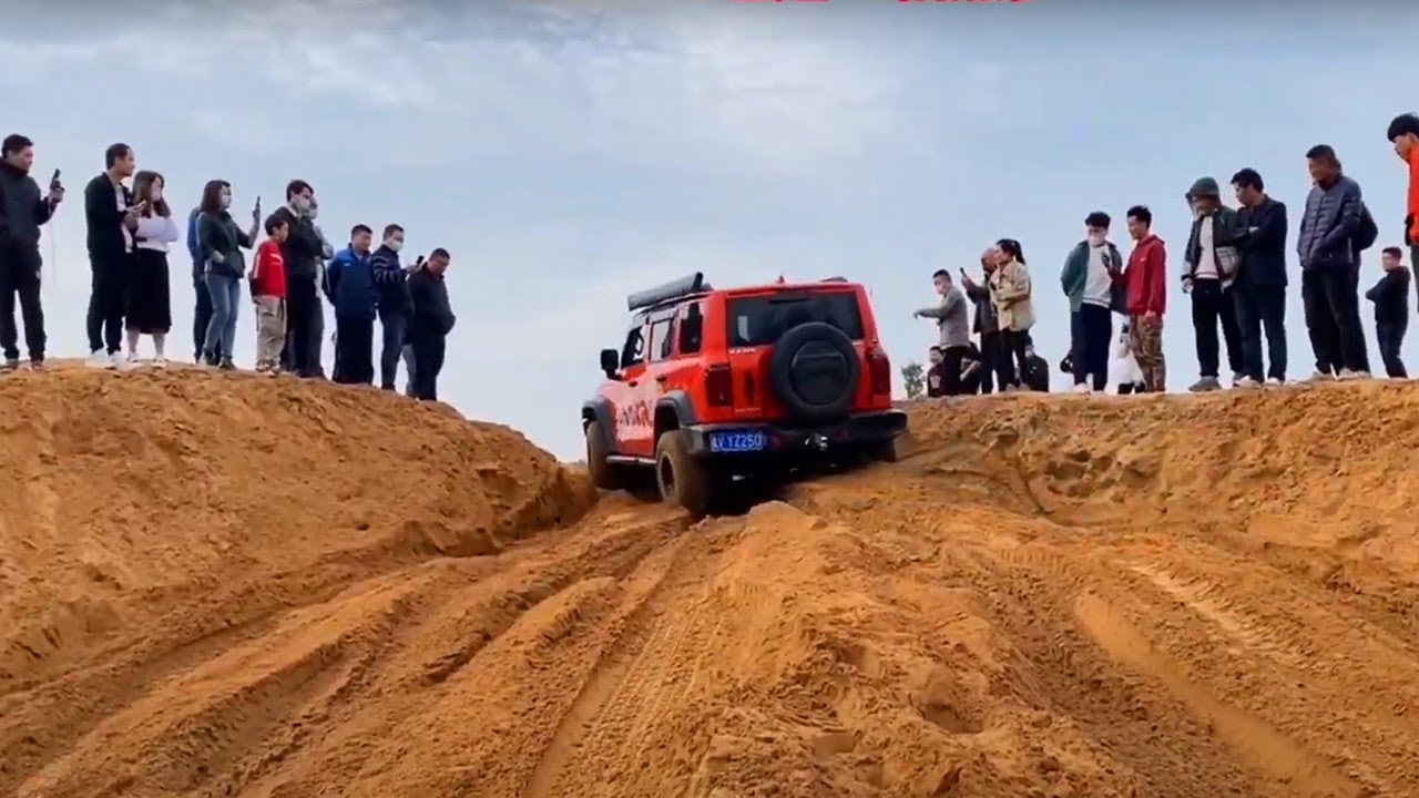 Tank 300 vs Baic BJ40 vs Mitsubishi Pajero PK off-road | Tank 300 is new drive