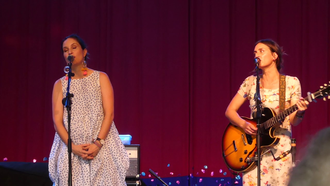 Vikki Thorn(The Waifs)2018-03-18 Bridal Train + Missy Higgins Blue Mountains Music Fest, Katoomba