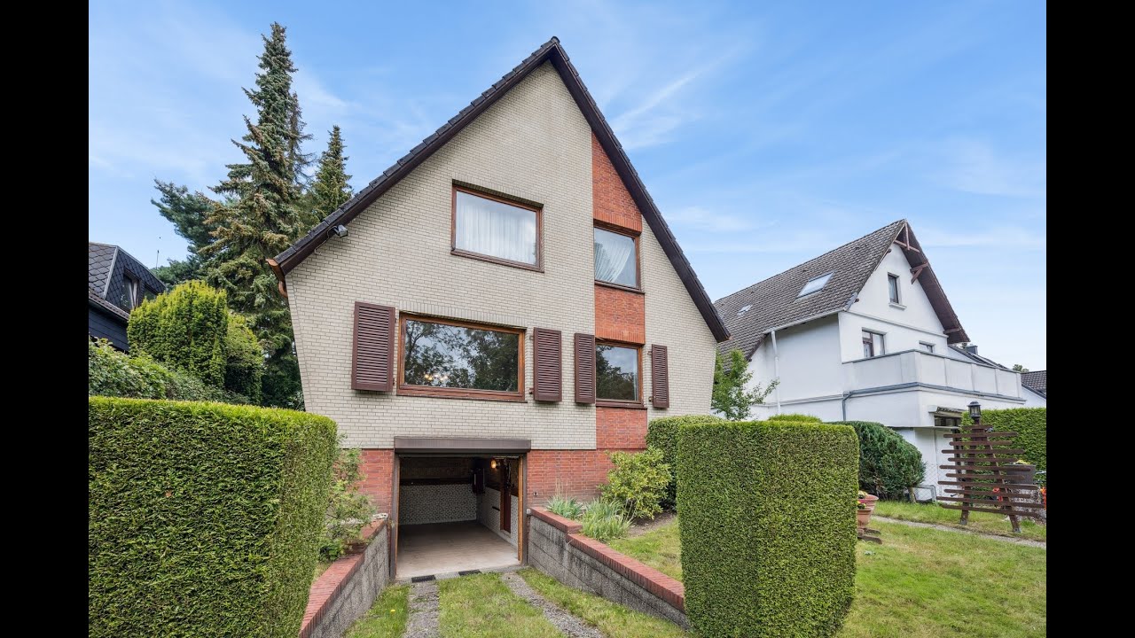 Oldenfelde: Attraktives Wohnhaus mit Keller sowie Garage auf großem Grundstück