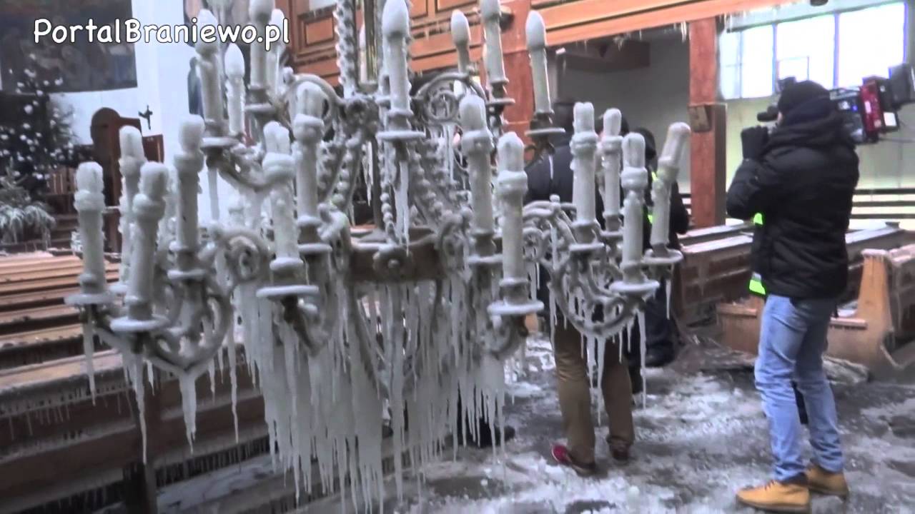 Braniewo, wnętrze kościoła po pożarze