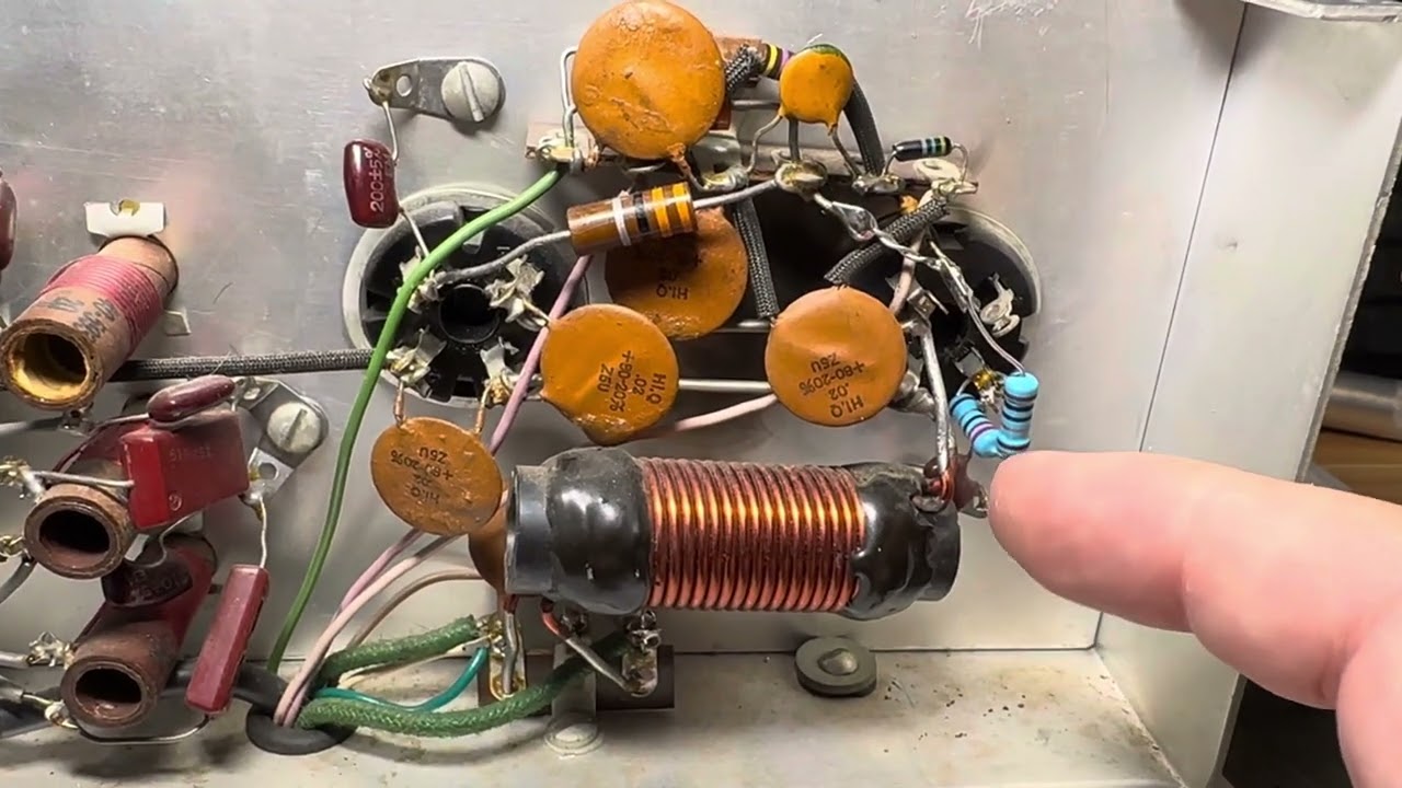 Quick fix Heathkit SB200 linear amplifier 33 ohm resistor on grid pin on socket