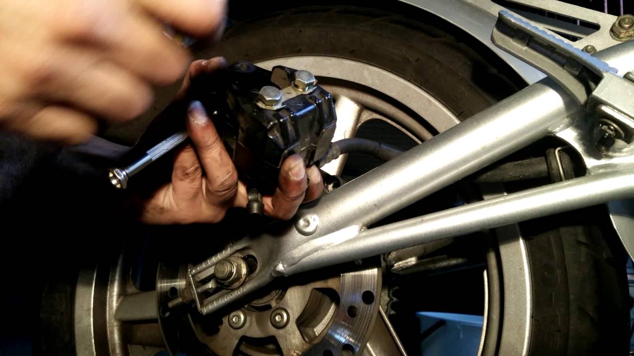 How to replace Sachs MadAss rear brake pads CDF-009 using improvised tools
