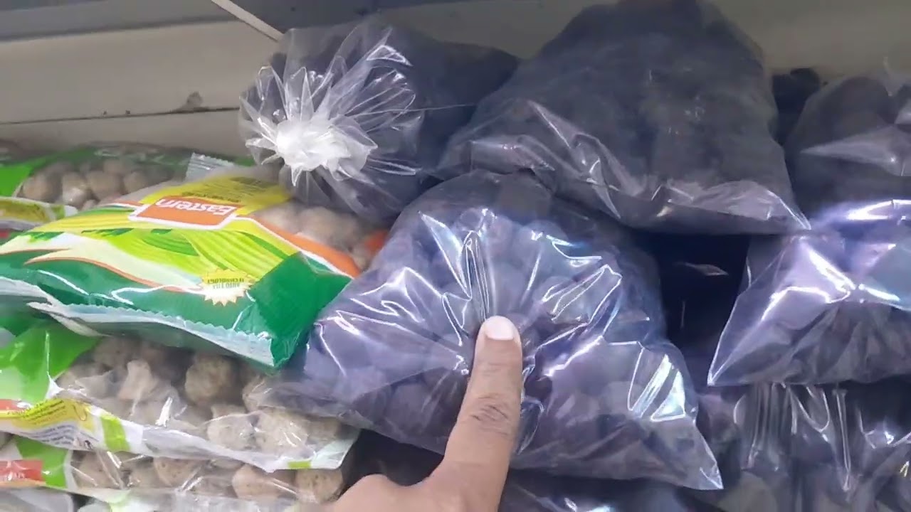 सऊदी अरब में  बकाला भी मौल के जैसा है 