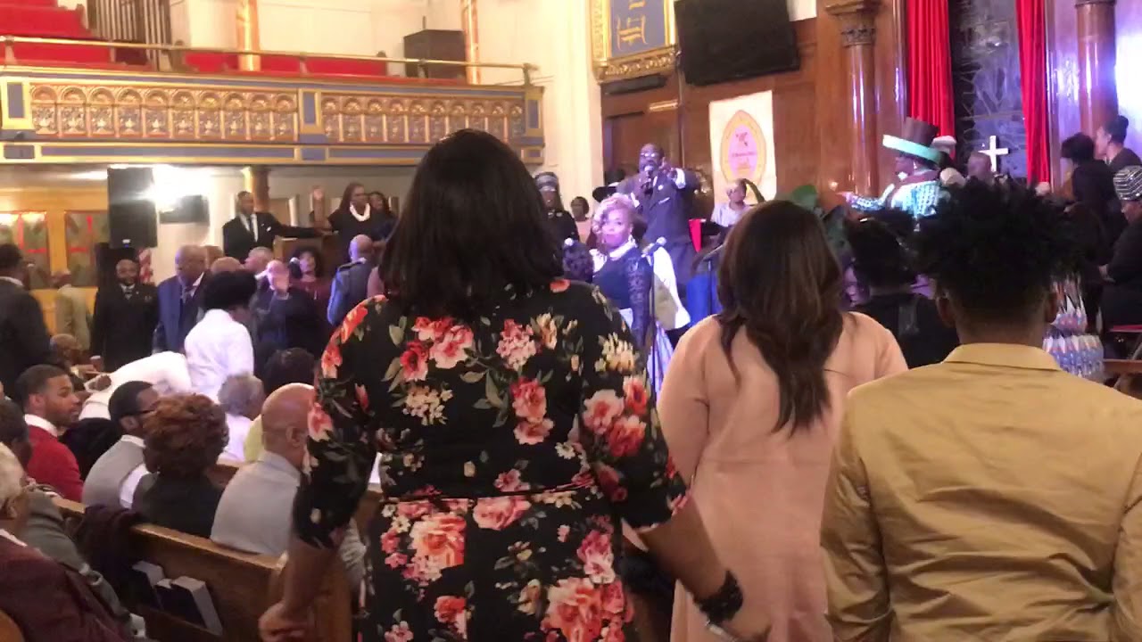 Bishop Andrew Ford & The Ford Memorial Choir “ Total Praise “