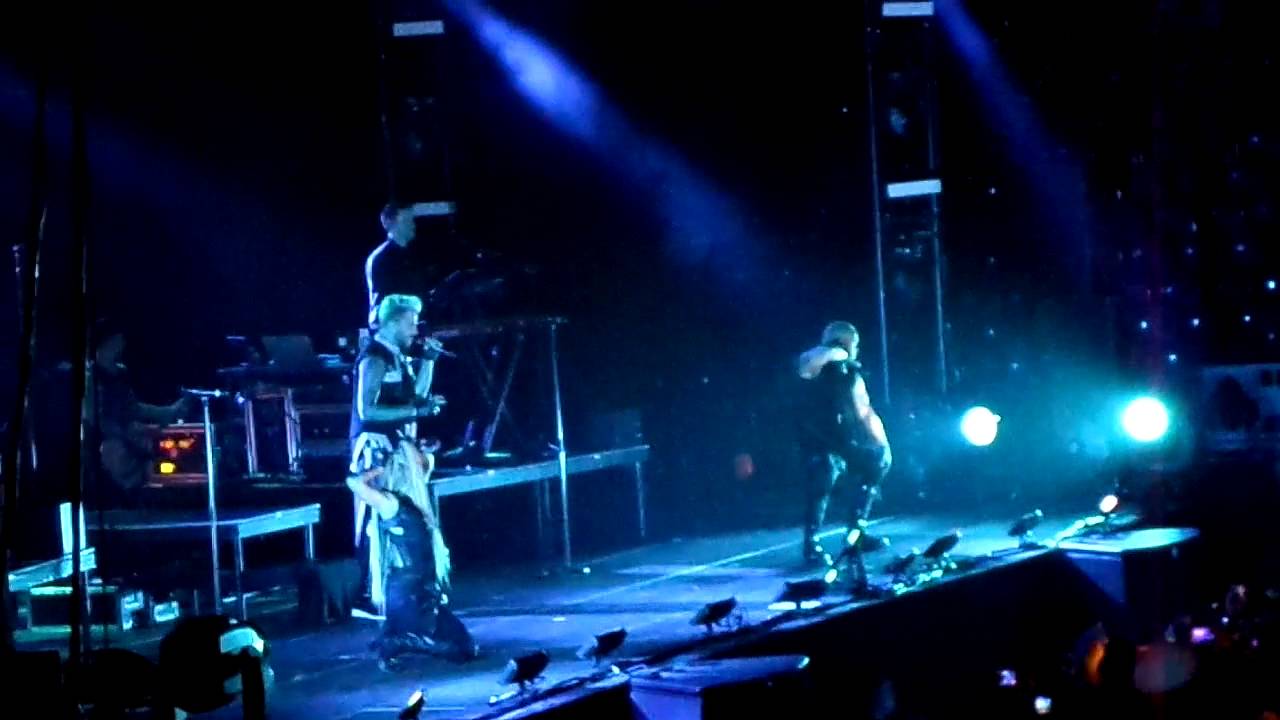 Adam Lambert - Ghost Town (The Original High Tour, Warsaw, Poland, 30.04.2016)