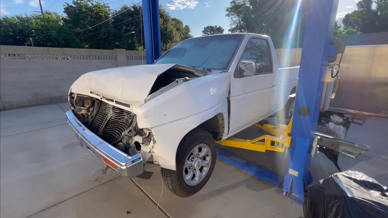 Rebuilding my WRECKED 1991 Nissan Hardbody Mini-truck