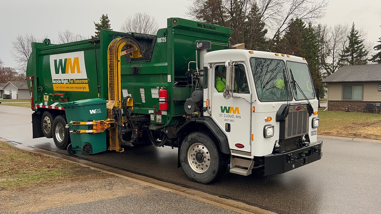 WM: Peterbilt 520 McNeilus ZR