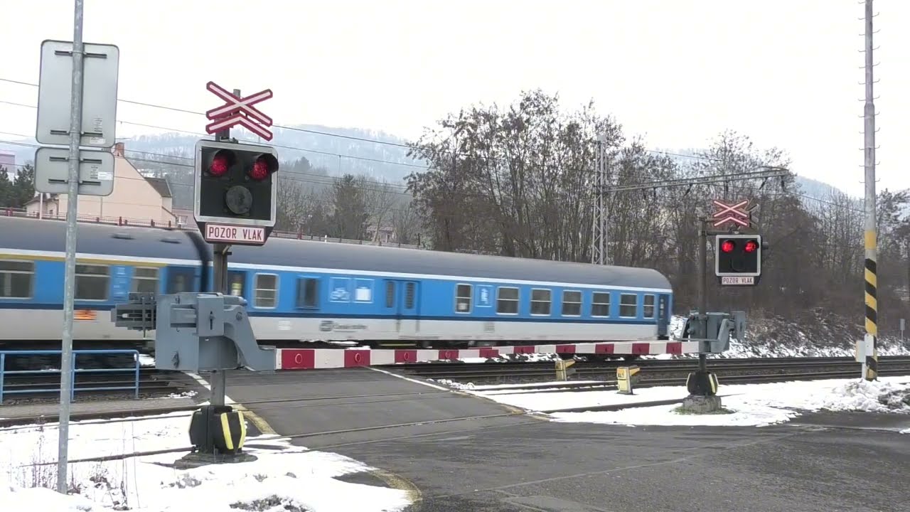 Železniční přejezd Ústí nad Labem-Neštěmice #1 (P2427) | 1.2.2026 / Czech railroad crossing