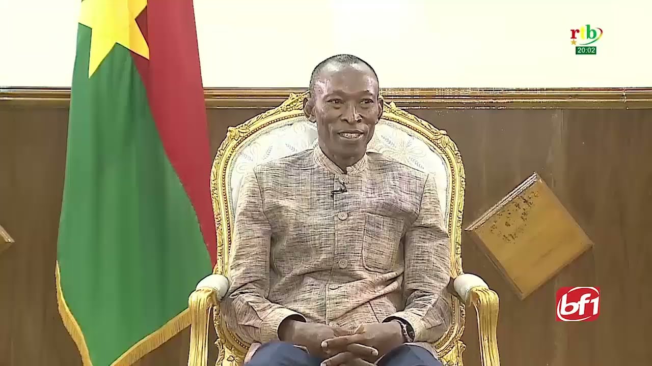 Entretien avec le Premier Ministre Apollinaire Kyélem de Tambèla