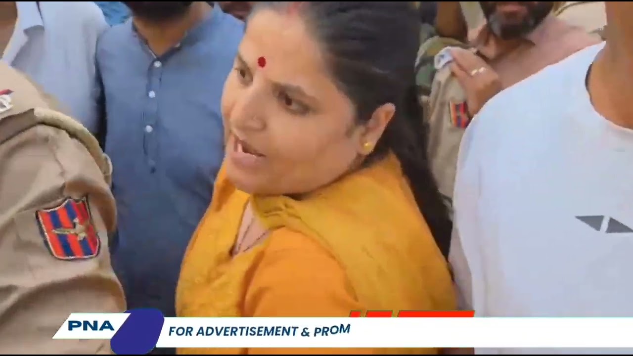 #Humgama - MLA Shagun Parihar V/S DDC Chairperson Pooja Thakur  - Must Watch & Share 
