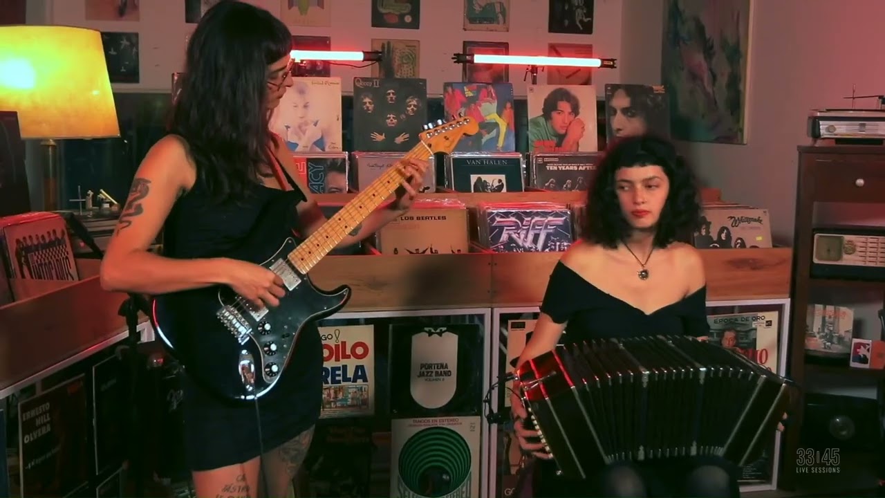 2. Quiz&aacute;s Quiz&aacute;s - Dama Manchada & 33 | 45 Live Session