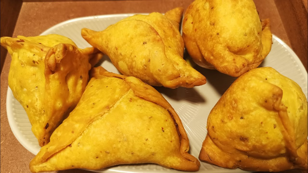 Cooking Challenge Day - 6 | आज मैं गेहूं के आटे से समोसे बनाई हूं | Samosa Recipe | 