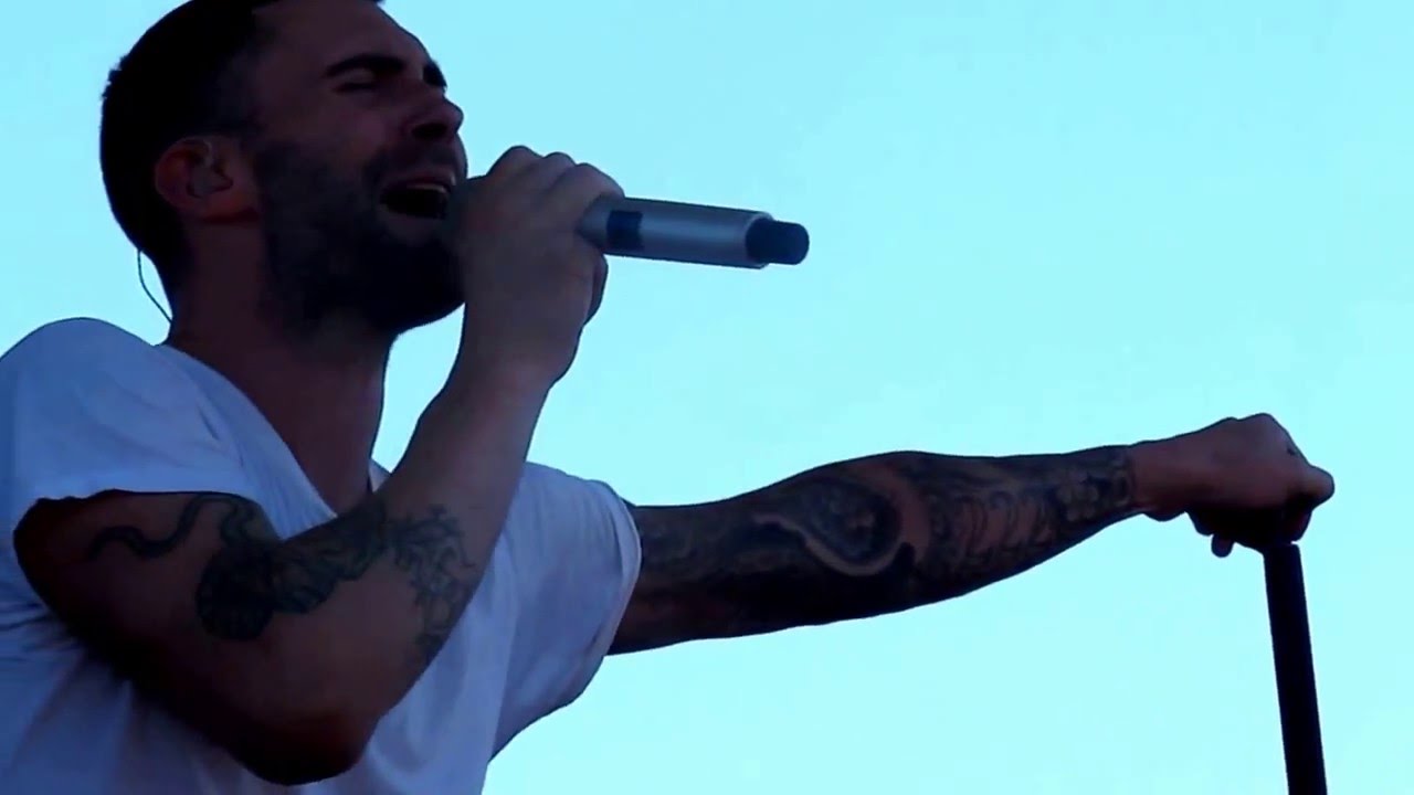 Maroon 5 - Payphone (First time played Live!)