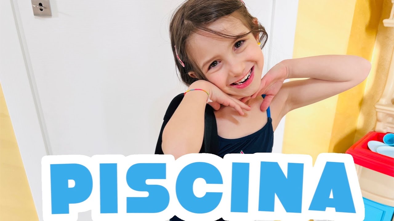 Vlog - ANASTASIA FA LA SUA PRIMA LEZIONE DI NUOTO 