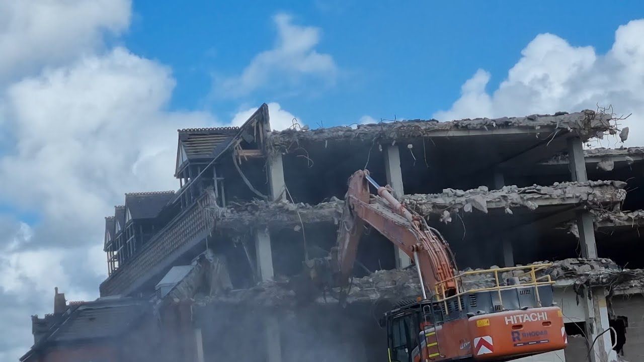 Wigan Watch 09/08/23 Good, bad & ugly update The Galleries Demolition, new stuff to recent history