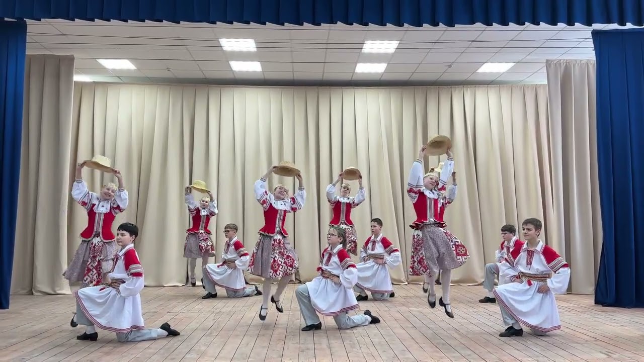 Образцовый ансамбль танца 