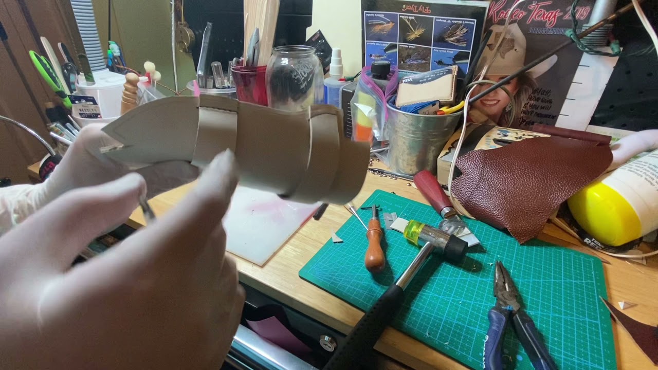 Making a “scout carry” leather knife sheath