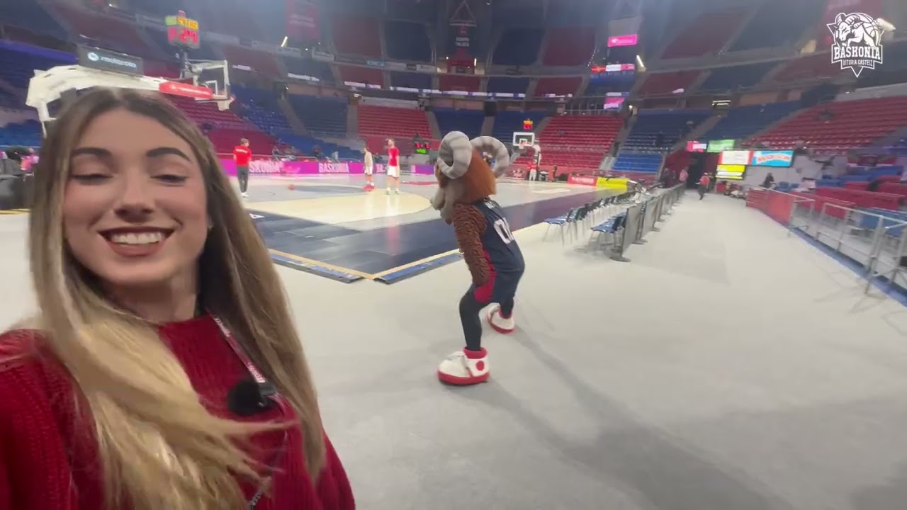 📹 INSIDE con Aker 🐐 Vivimos un día de partido con nuestra mascota  🔵🔴