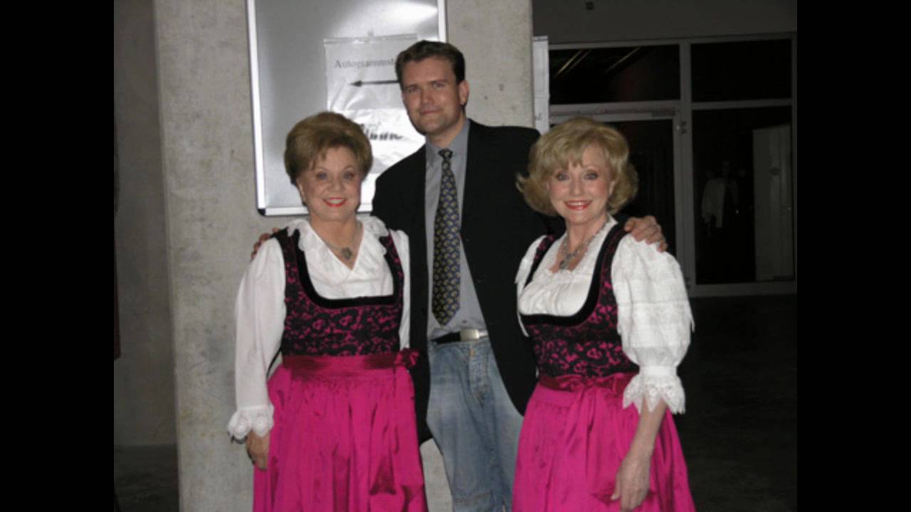 Keine Milch im Kuhstall - Maria und Margot Hellwig