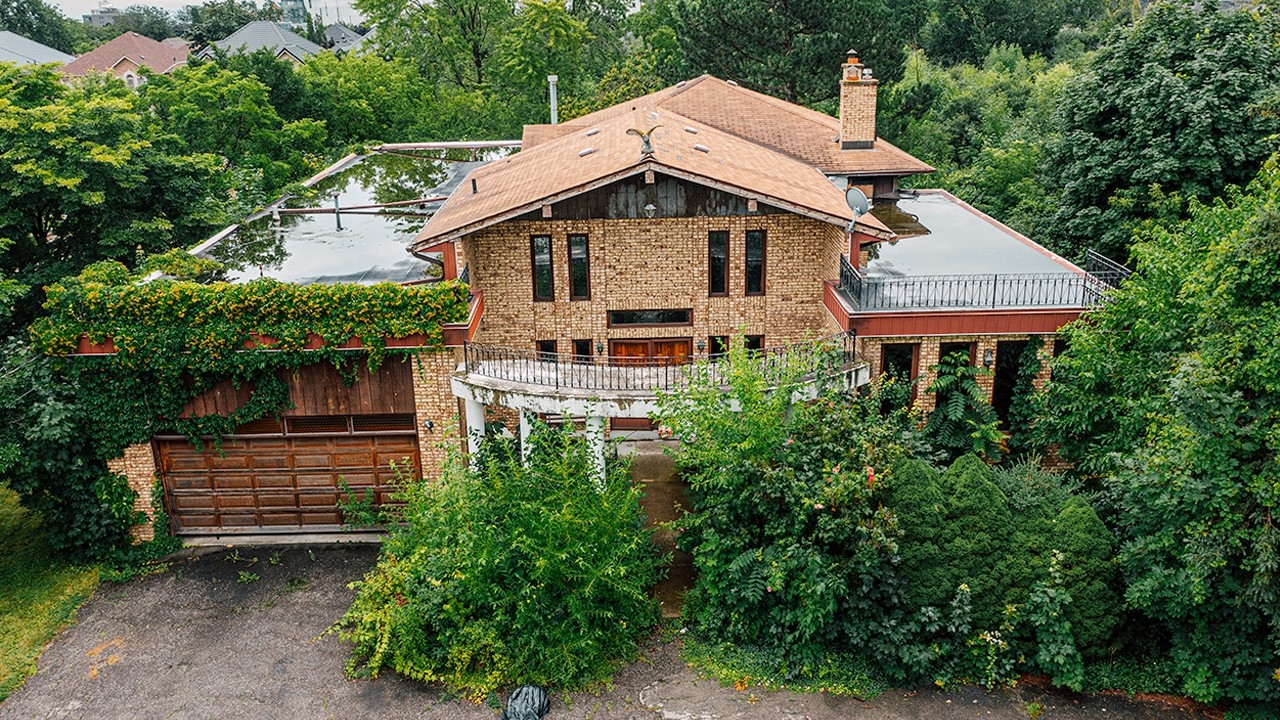 A Shocking Look Inside a Gangster's ABANDONED 1970's Dream Mansion l THEY FLED THE COUNTRY