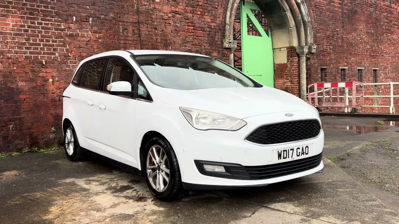 FORD GRAND C-MAX 1.0 ZETEC NAV 7 SEAT MPV 5 DOOR Finished in Frozen White WD17GAO