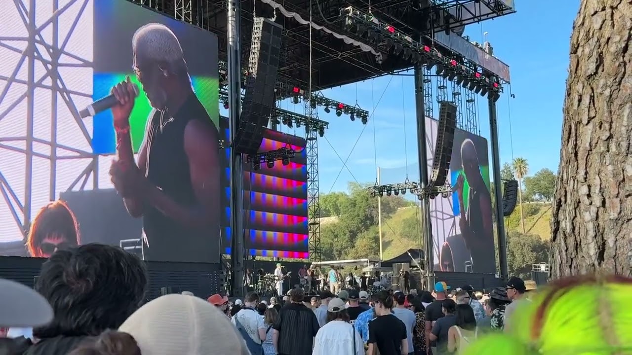 TV on the Radio - Dreams (Just Like Heaven Festival, 5.10.25)