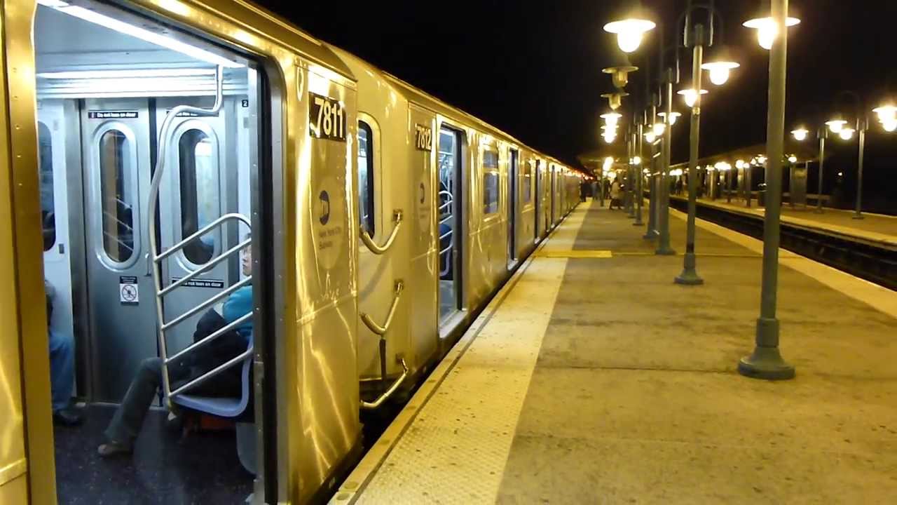 IRT Flushing Line: R188 & R62A 7 Trains at Woodside-61st St-Roosevelt Ave (Weekend)