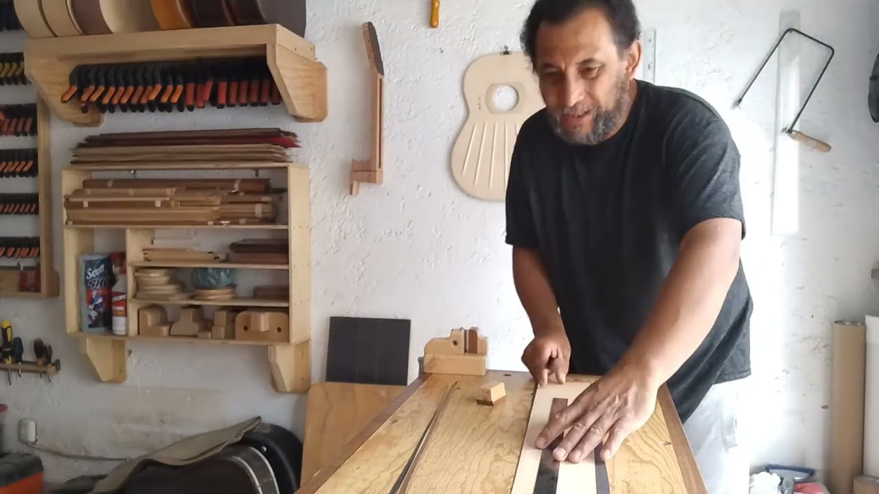 preparación de un fondo de guitarra vol. 1 (elaborando el filete central)