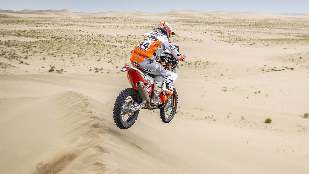 Laia Sanz en el Top10 del Silk Way Rally