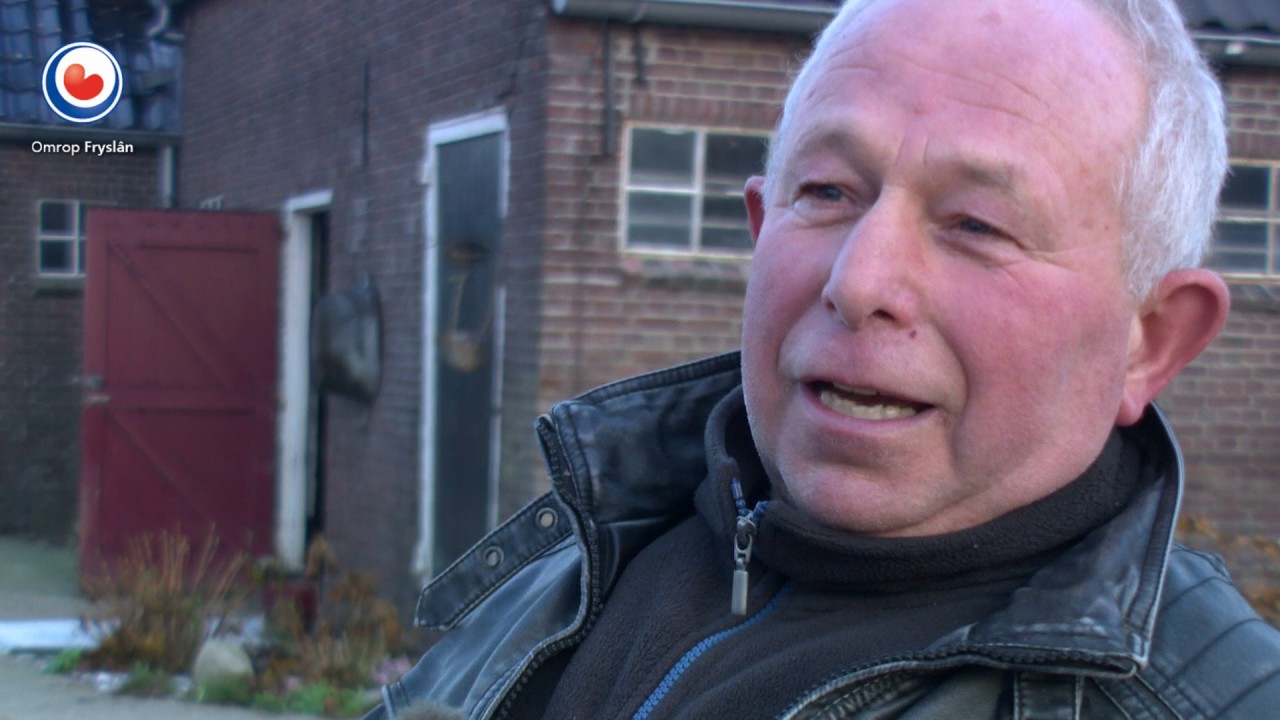 Trotse Pieter Okkema met eigen hengst naar keuring