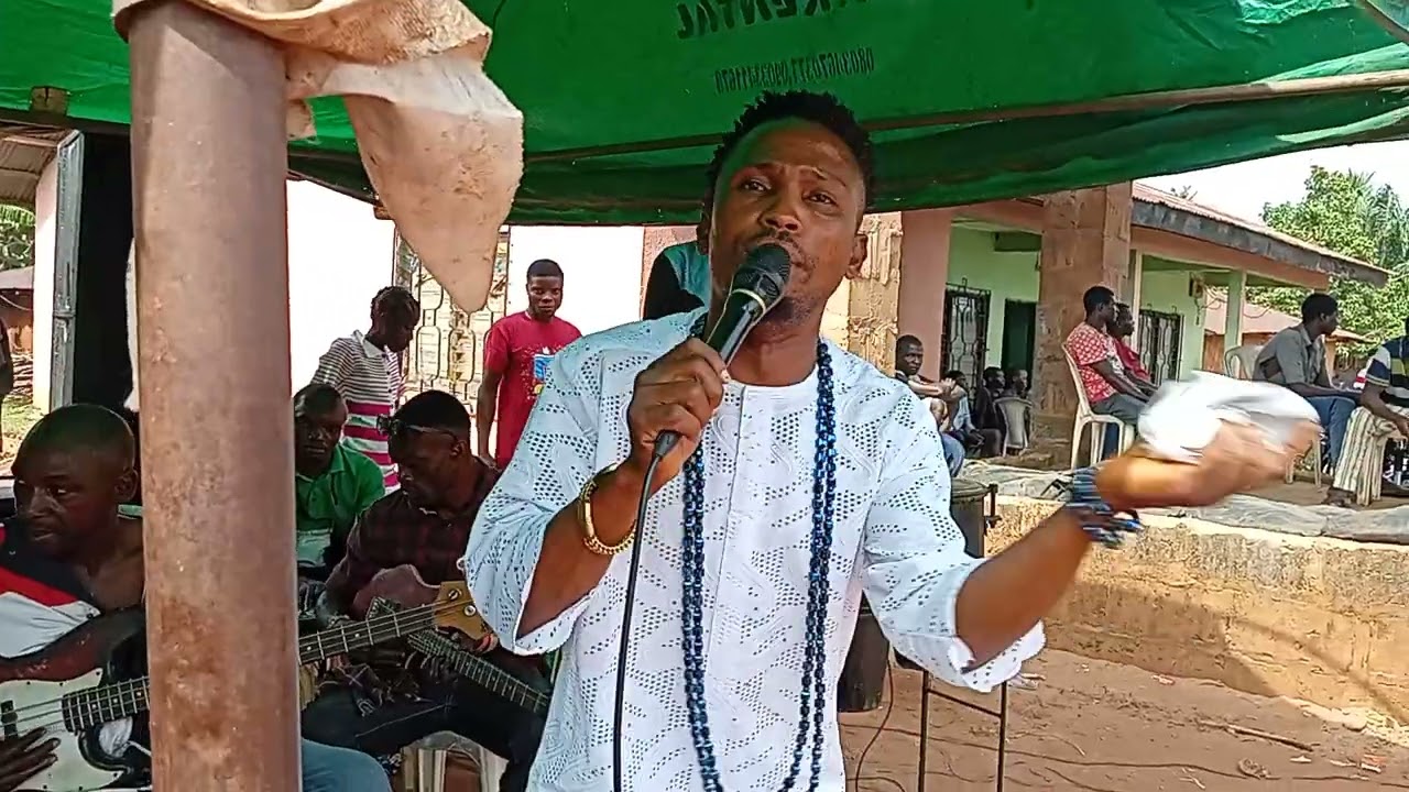IKA MUSICIAN DON KENNEDY PERFORM ELUFUNNE AFULENWA IN UTOBAYE 11 PLS SUBSCRIBE BOOK COMMENT SHARE