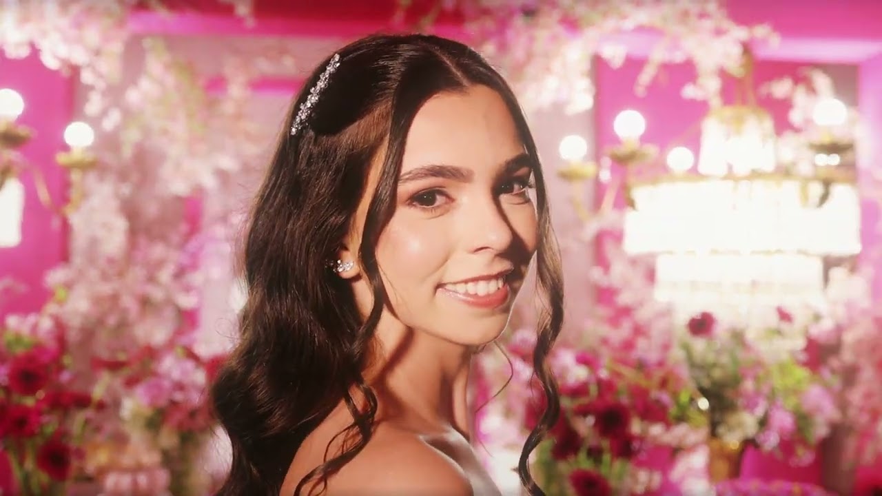 Trailer aniversario debutante - Lais