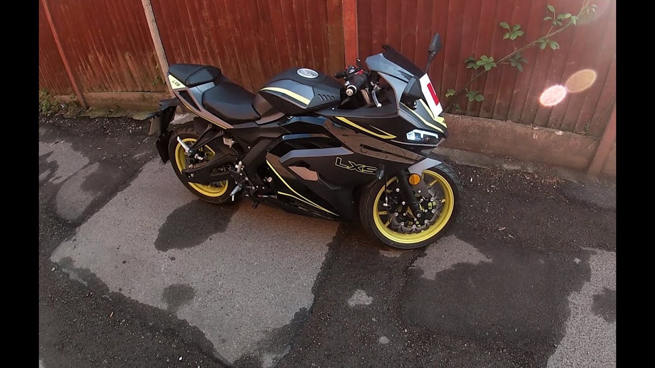 Lexmoto LXS 125 proper use example in traffic
