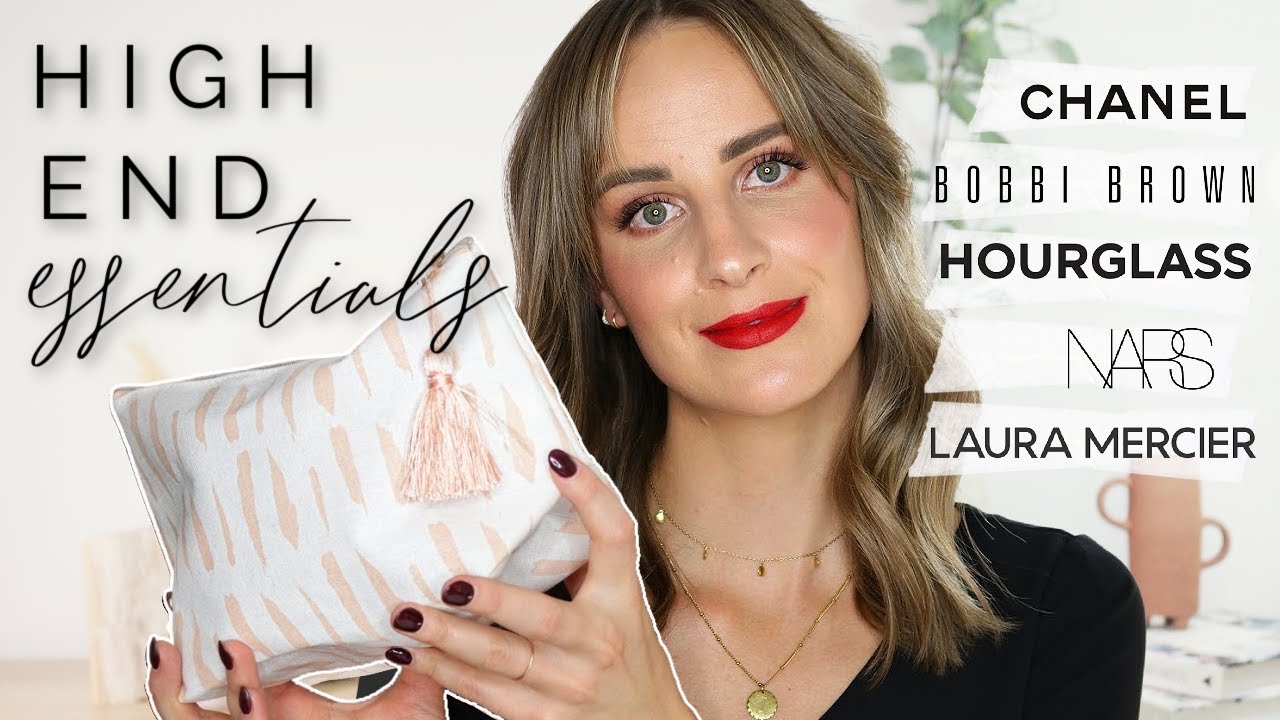 The Perfect Minimal Makeup Bag | FOR YOUR 30s