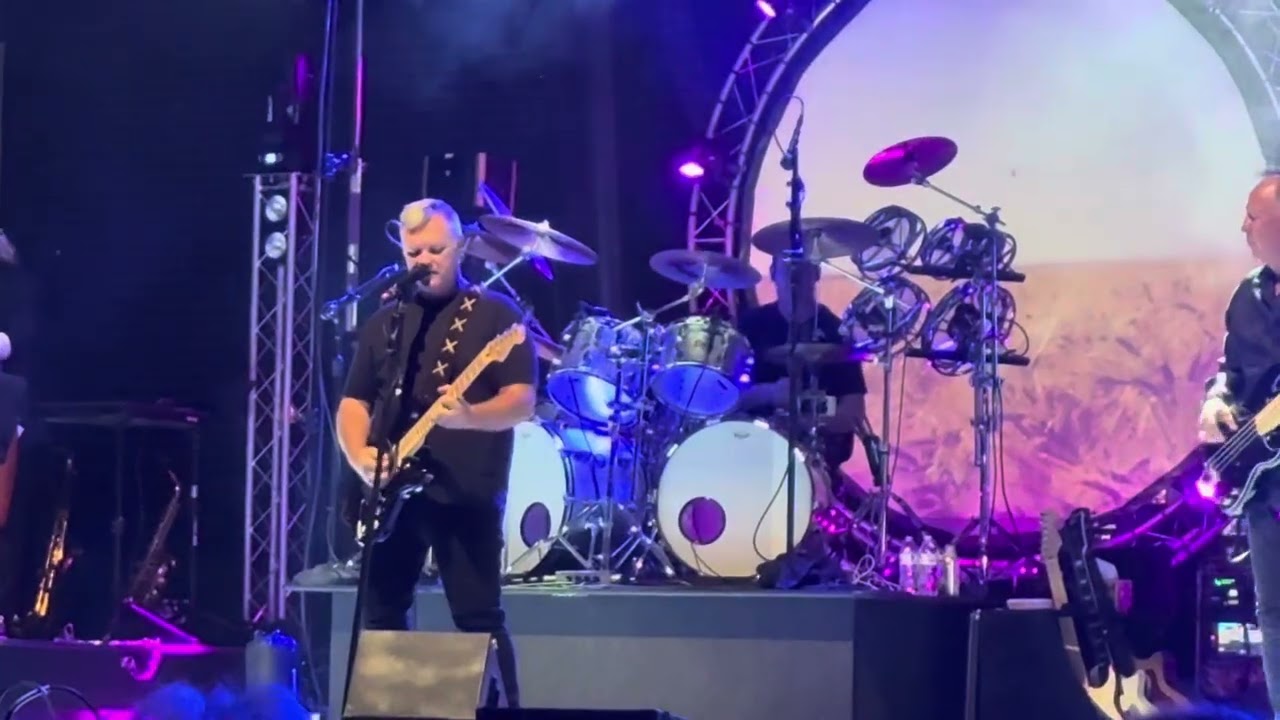 Dark Side of the Moon (Pink Floyd Tribute Band) - “Learning To Fly” Cover 