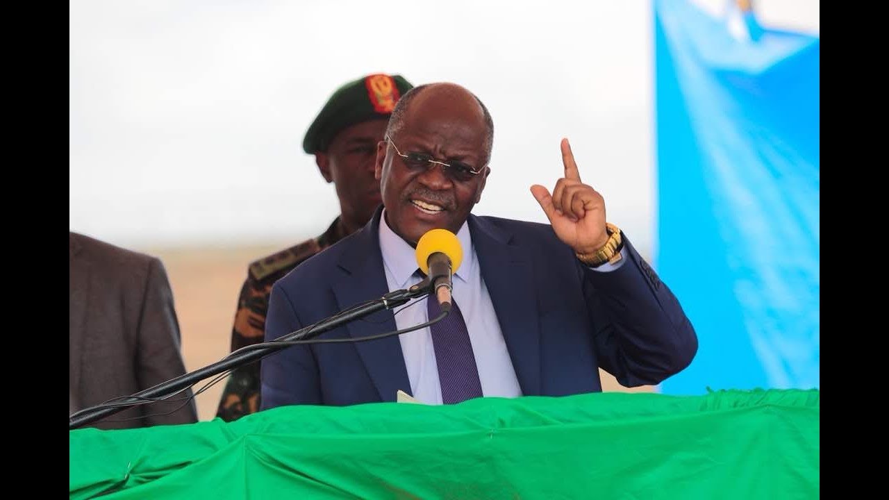 Rais Magufuli azindua ukuta wa Mirerani, ampa milioni 100 mzee aliyegundua Tanzanite