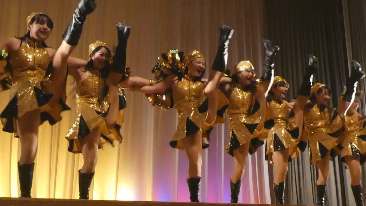 プロレベルのチアスクール生によるチアダンスステージ