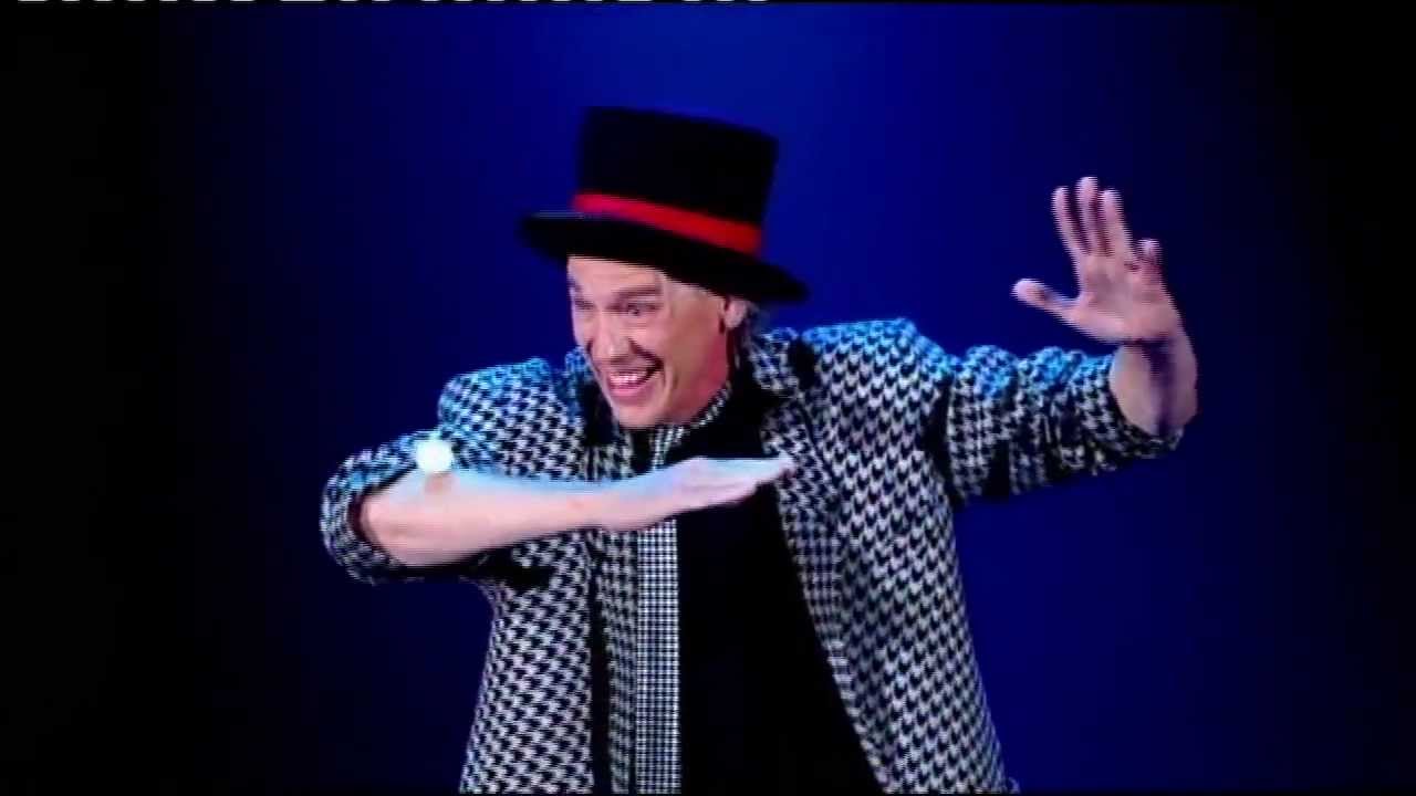 Michael Trautman as KING PONG on LE PLUS GRANDE CABARET DU MONDE