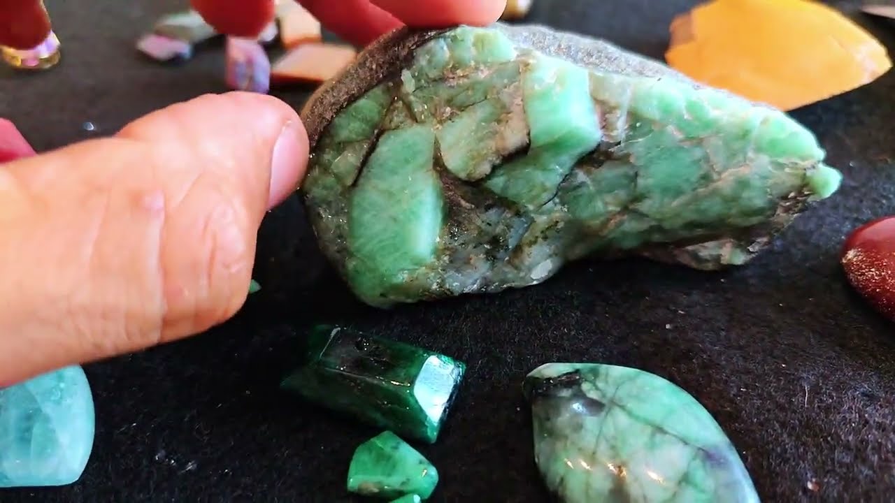QUANTO CUSTAM ESAS PEDRAS PRECIOSAS VERDES