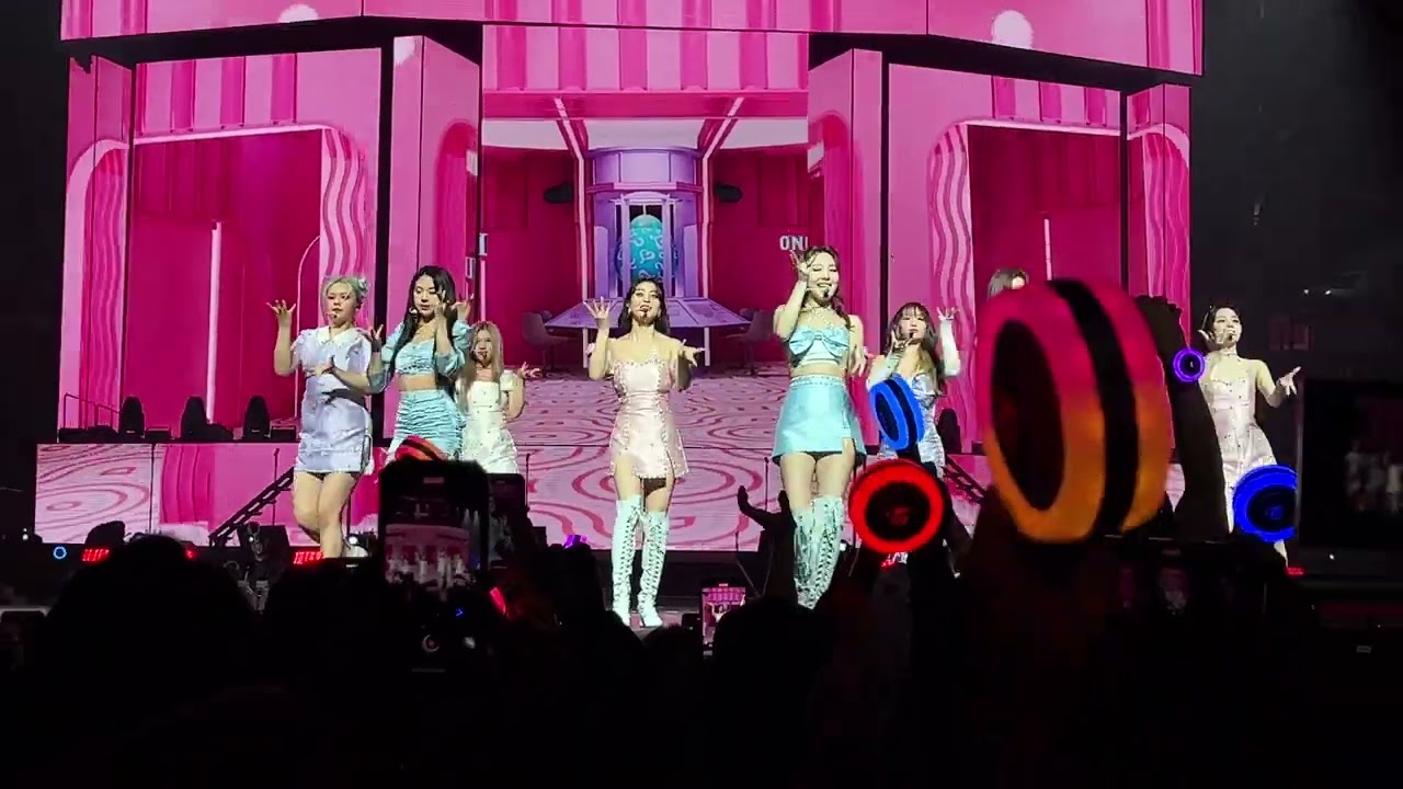 TWICE “Scientist” | World Tour III | 220227 @ New York [Day 2]