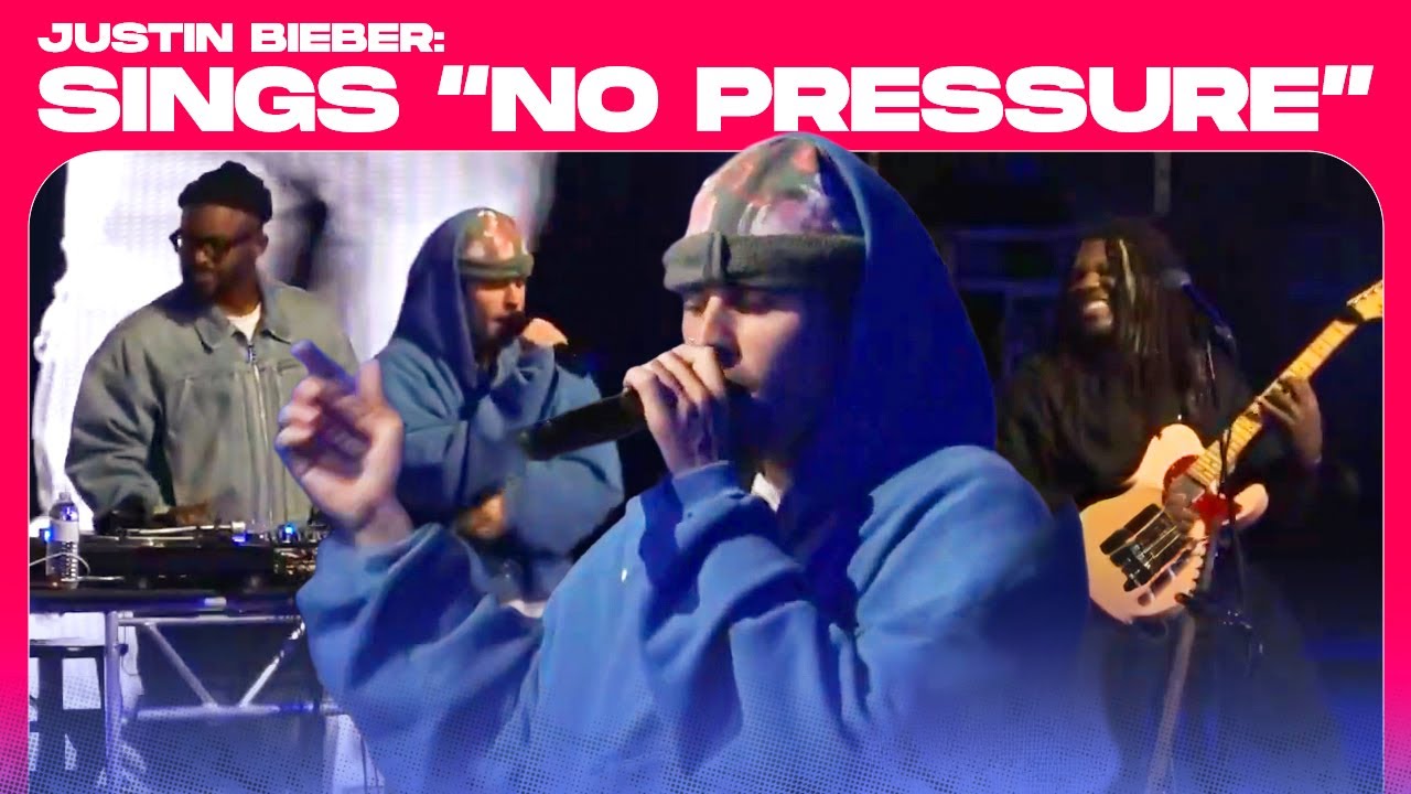 JUSTIN BIEBER PERFORMS 