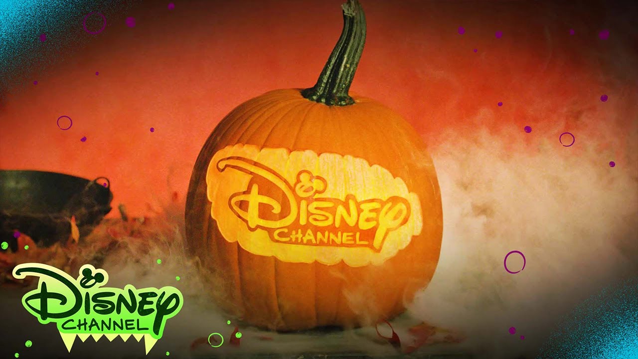 Disney Channel and Halloweentown Pumpkin Carving! 🎃 | Time Lapse | @disneychannelanimation
