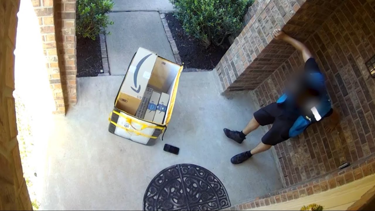 Amazon delivery driver overcome by Texas heat